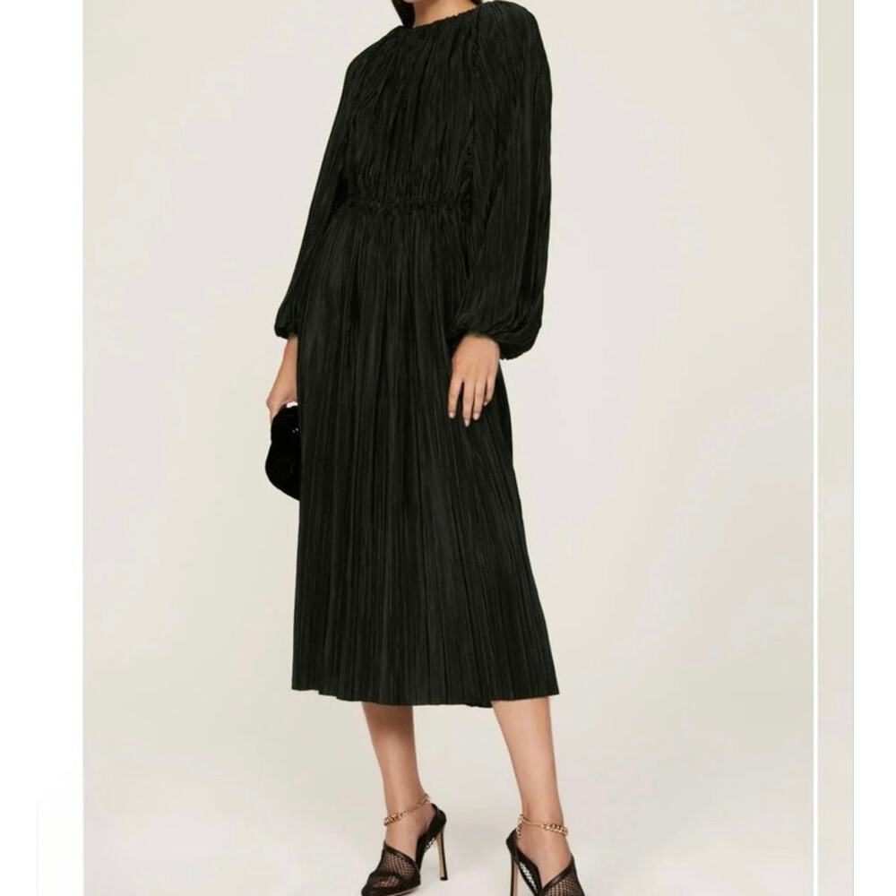 Elegant Black Pleated Smocked-Waist Midi Dress